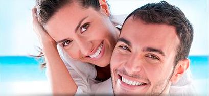 Clínica Dental Agdent pareja sonriendo